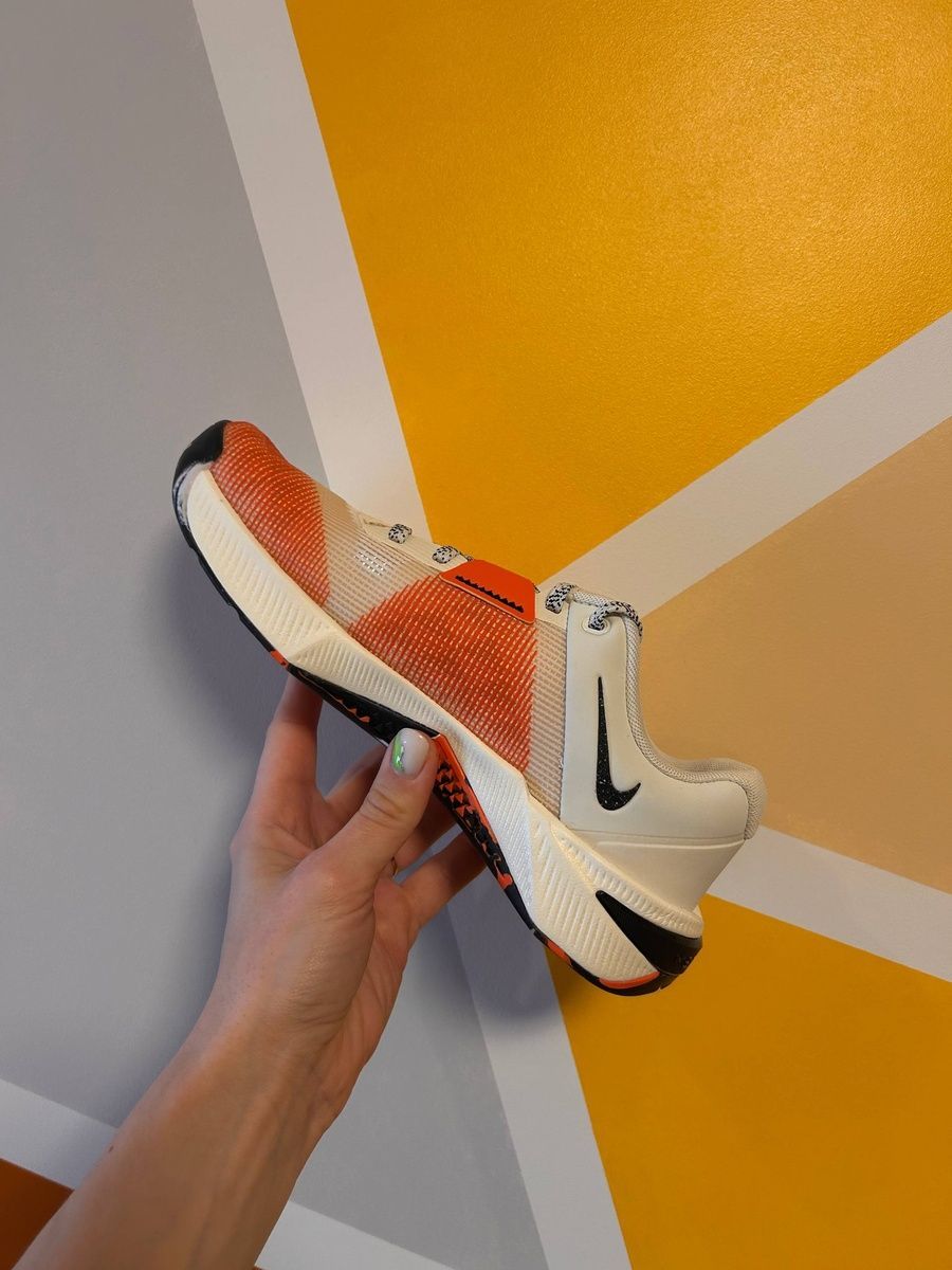 Кросівки Nike metcon 10 HQ2620-002 фото