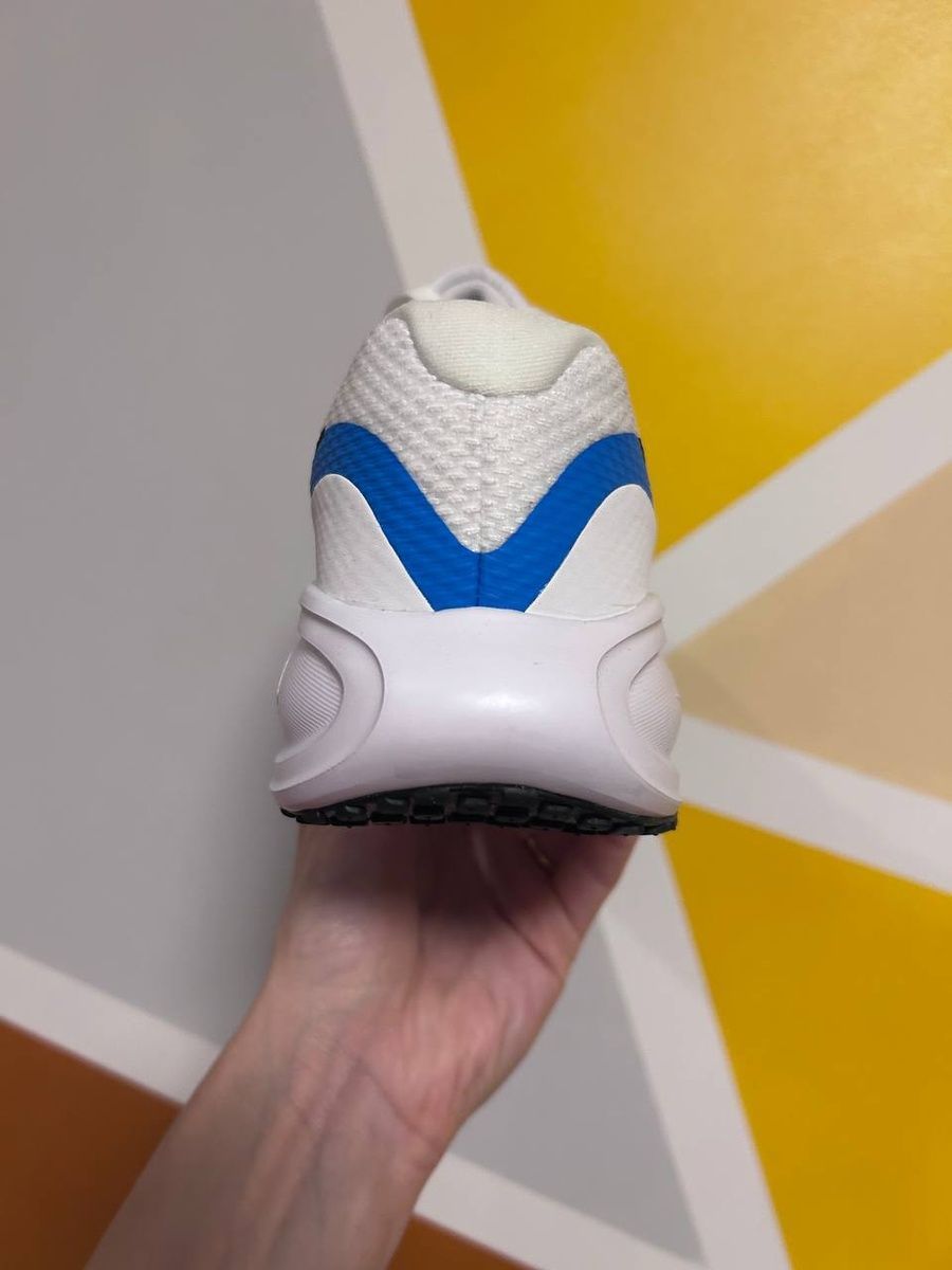 Кросівки  Nike revolution 8 HJ9198-103 фото