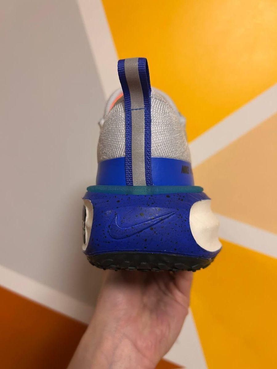 Кросівки Nike zoomx invincible run fk3 HF4904-043 фото