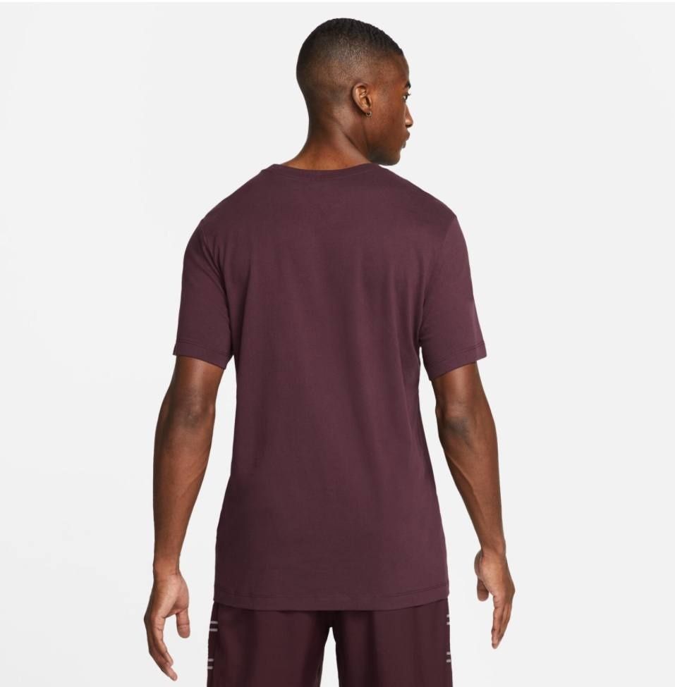 Футболка Nike Dri-FIT Run Division Running Tee  DM5387-652 фото