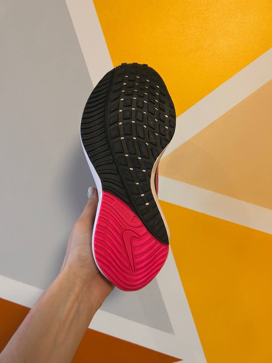 Кросівки Nike Air Zoom Vomero 16 DA7698-002 фото