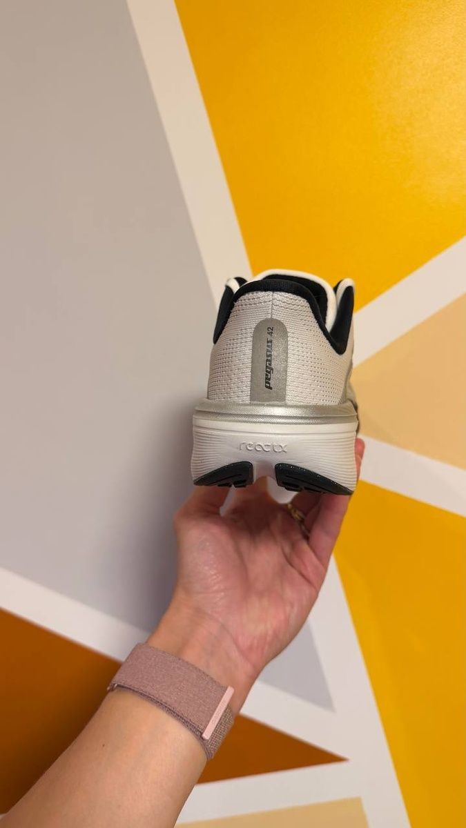 Кросівки Nike Pegasus 42 GS IR4146-100 фото
