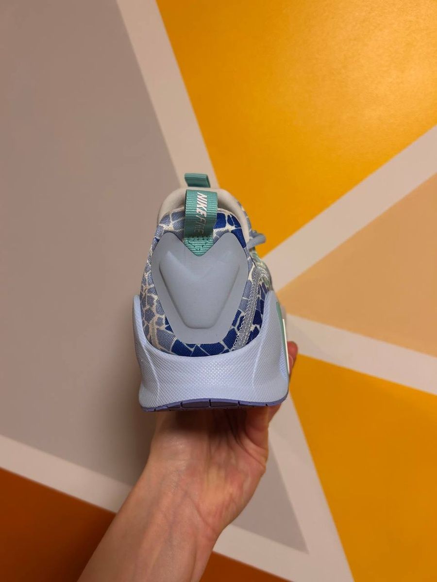 Кросівки Nike Free Metcon 6 IB6902-400 фото