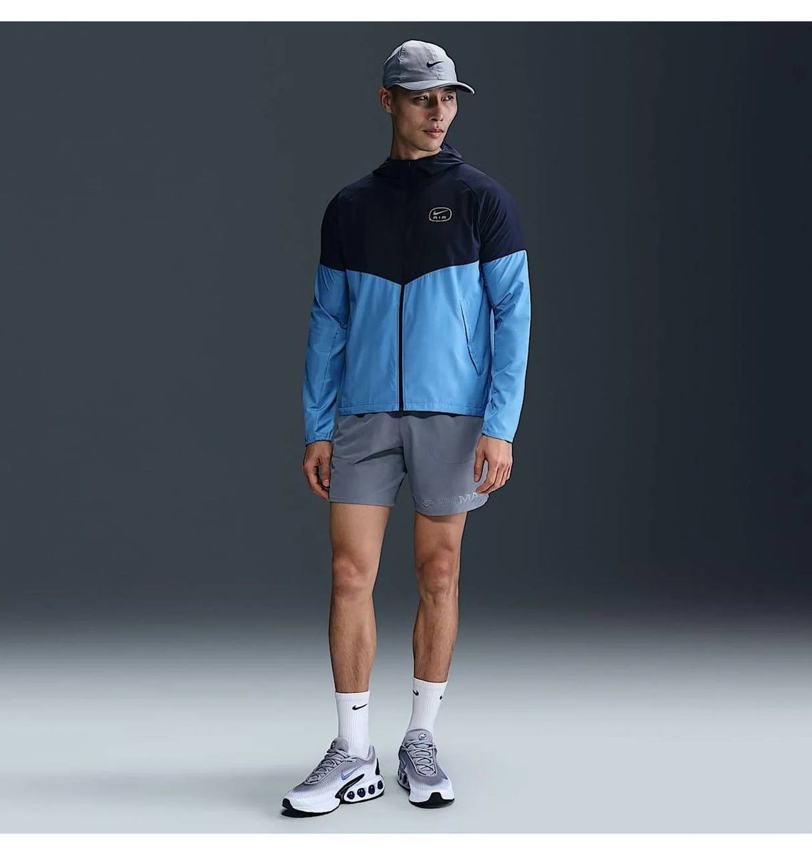 Вітровка Nike Air Run HM0187-489 фото